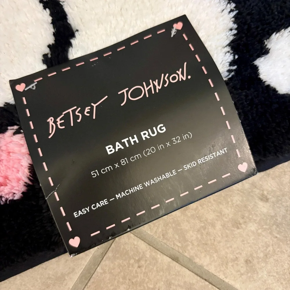 Betsey Johnson Hey Boo Ghost Bath Rug Black Pink Halloween Decor 20‎ x 32